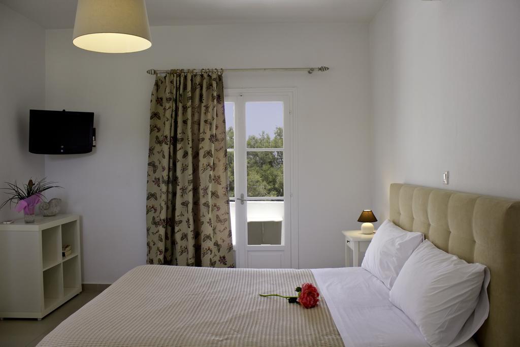 Almira Suites - Seafront - Naousa  Bagian luar foto